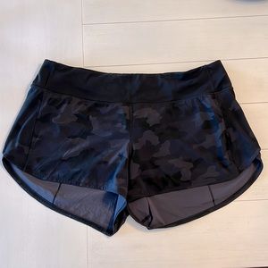 Lululemon Speed Up shorts size 14 in Camo deep coal.